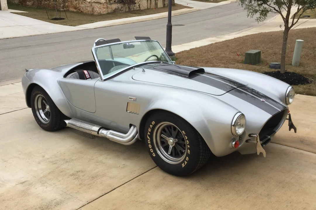 Shelby Cobra Replica - Image 9 of 31
