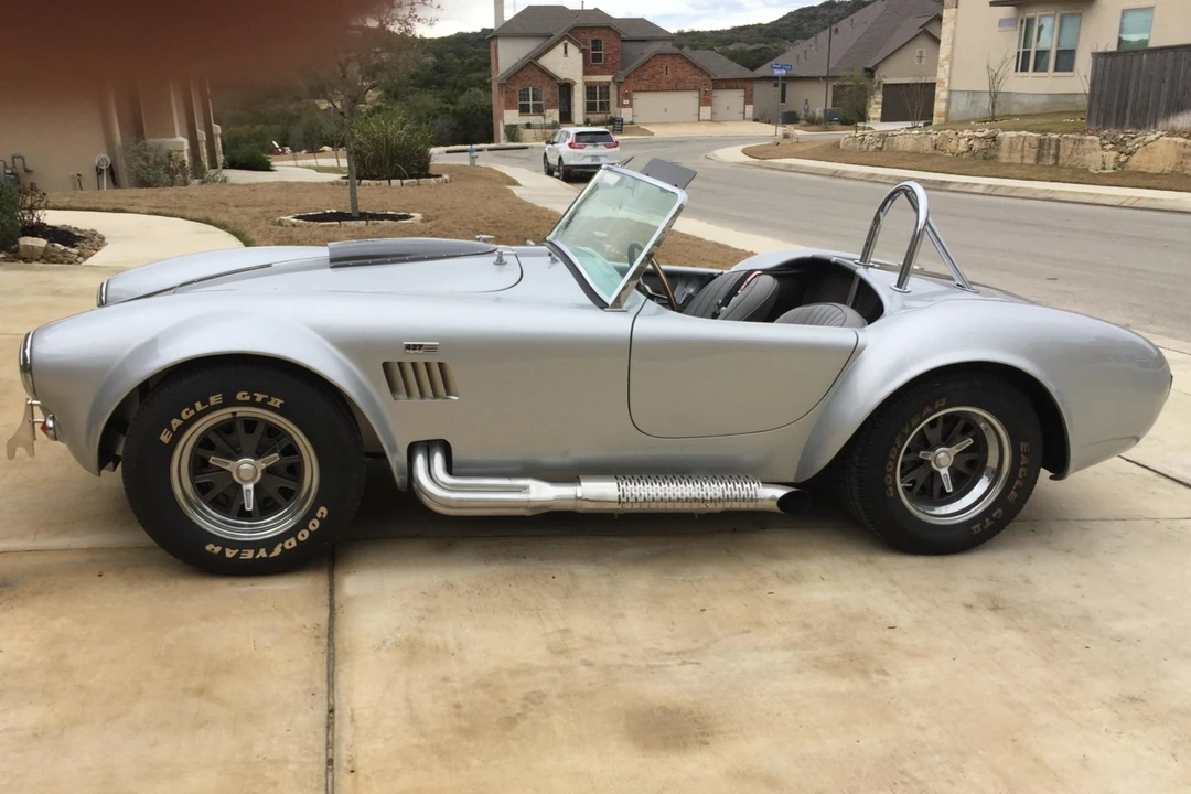 Shelby Cobra Replica - Image 2 of 31