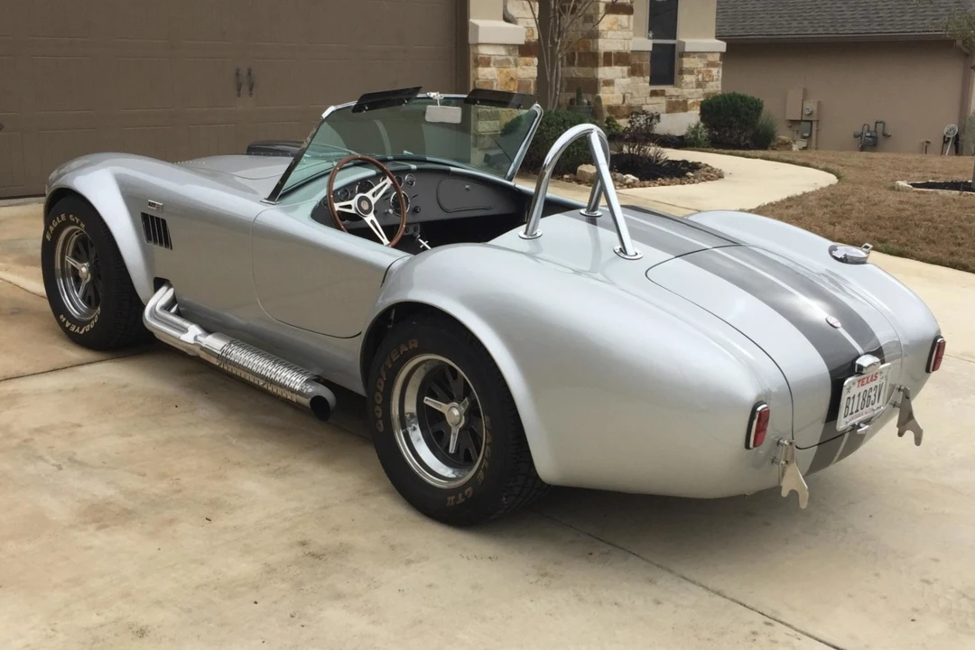 Shelby Cobra Replica - Image 15 of 31