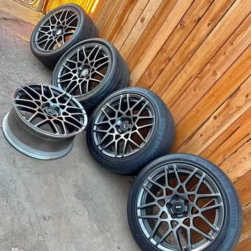 Shelby GT500 SVT Wheels