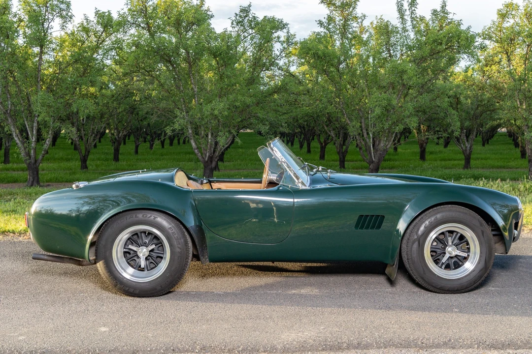 Shelby Cobra Replica - Image 5 of 31