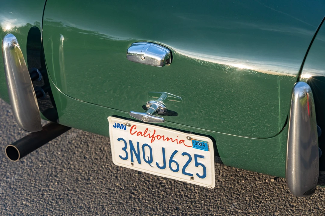 Shelby Cobra Replica - Image 25 of 31