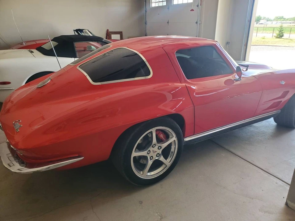 1963 Chevrolet Corvette C2 - Image 11 of 13