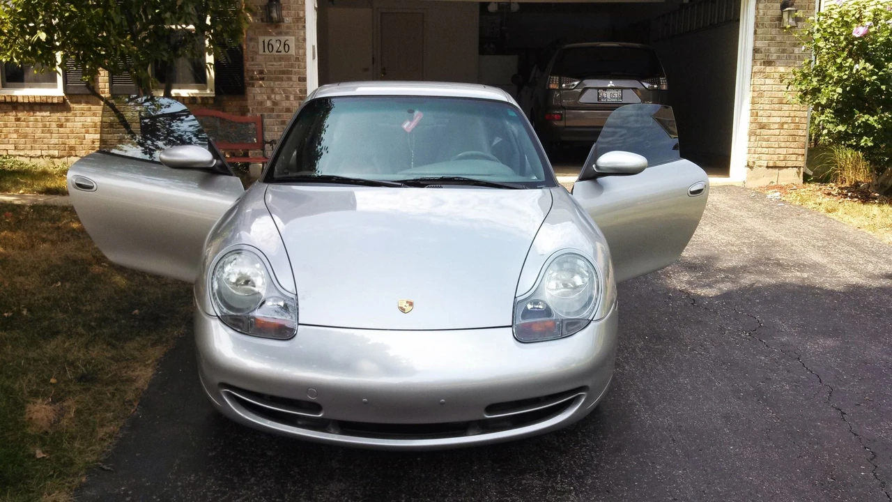 2000 Porsche 996 Carrera 4 - Image 3 of 31