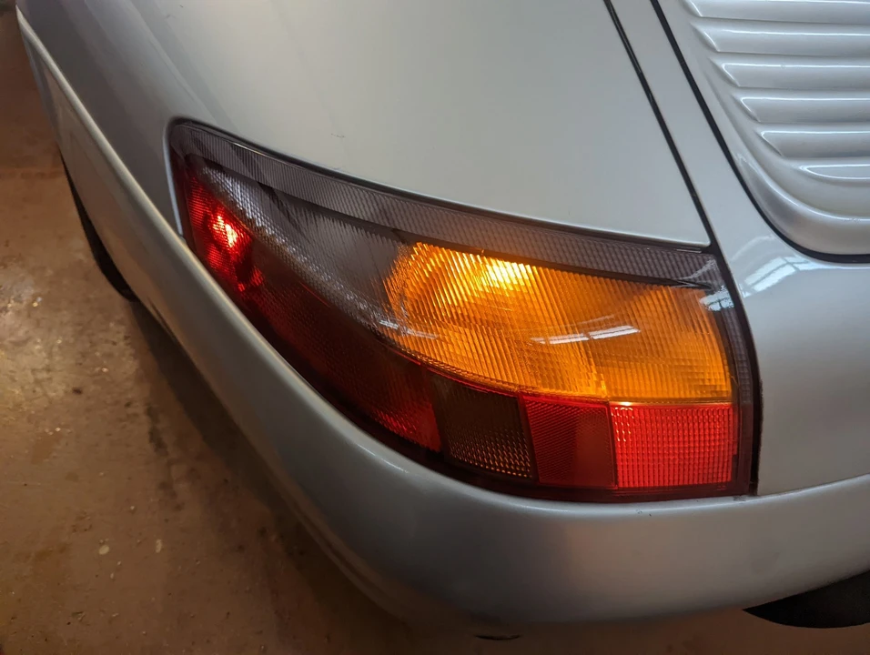 2000 Porsche 996 Carrera 4 - Image 8 of 31