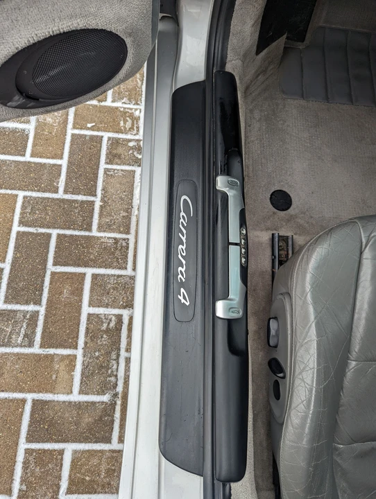 2000 Porsche 996 Carrera 4 - Image 18 of 31