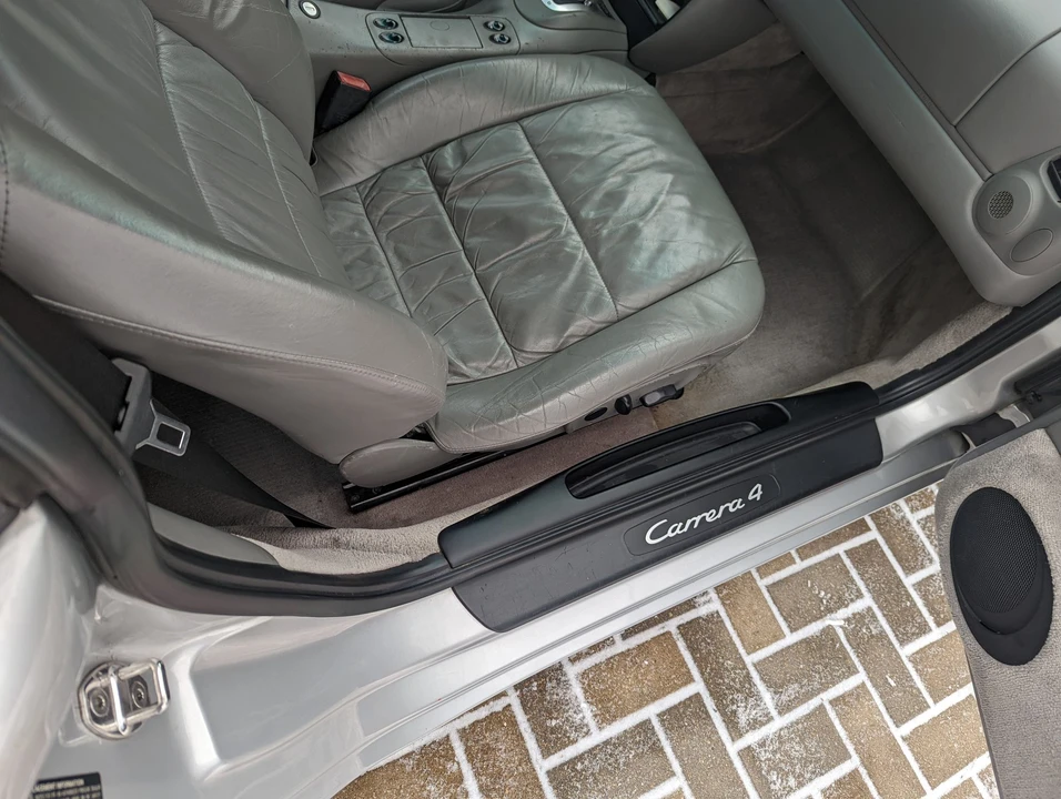 2000 Porsche 996 Carrera 4 - Image 19 of 31