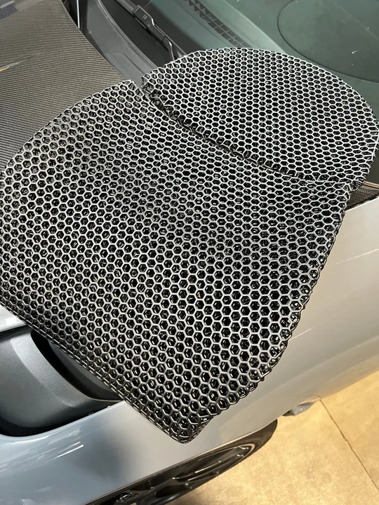 2015 Parts & Memorabilia Seats & Interior - Image 4 of 5