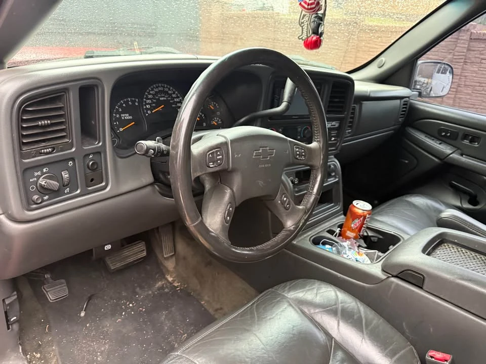 Chevrolet Silverado 1st Gen - Image 3 of 4