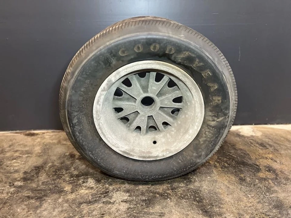 Parts & Memorabilia Other Wheels - Image 2 of 31