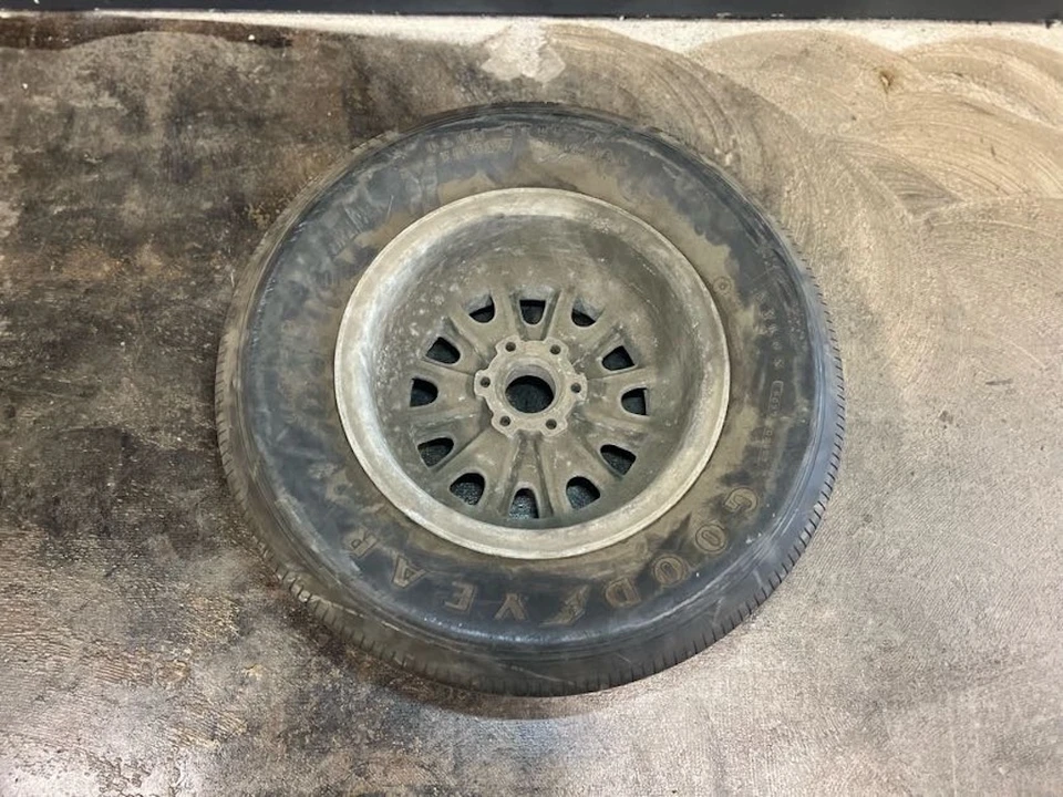 Parts & Memorabilia Other Wheels - Image 10 of 31