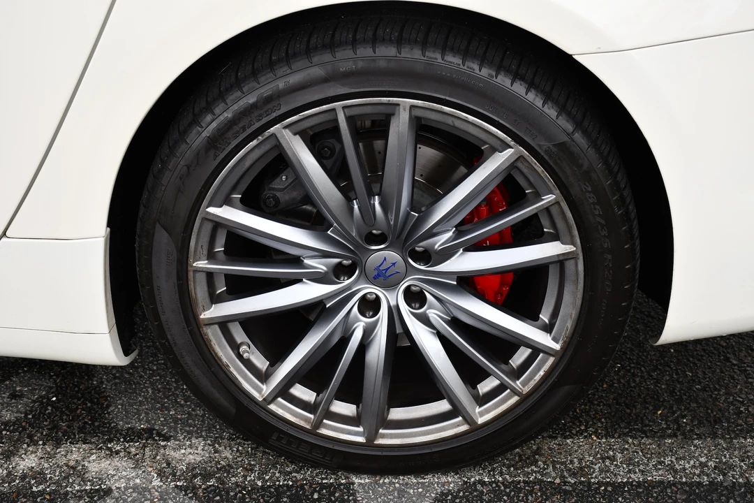 2019 Maserati Quattroporte 6th Gen - Image 28 of 31