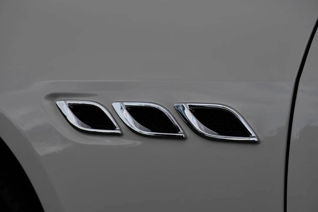 2019 Maserati Quattroporte 6th Gen - Image 17 of 31