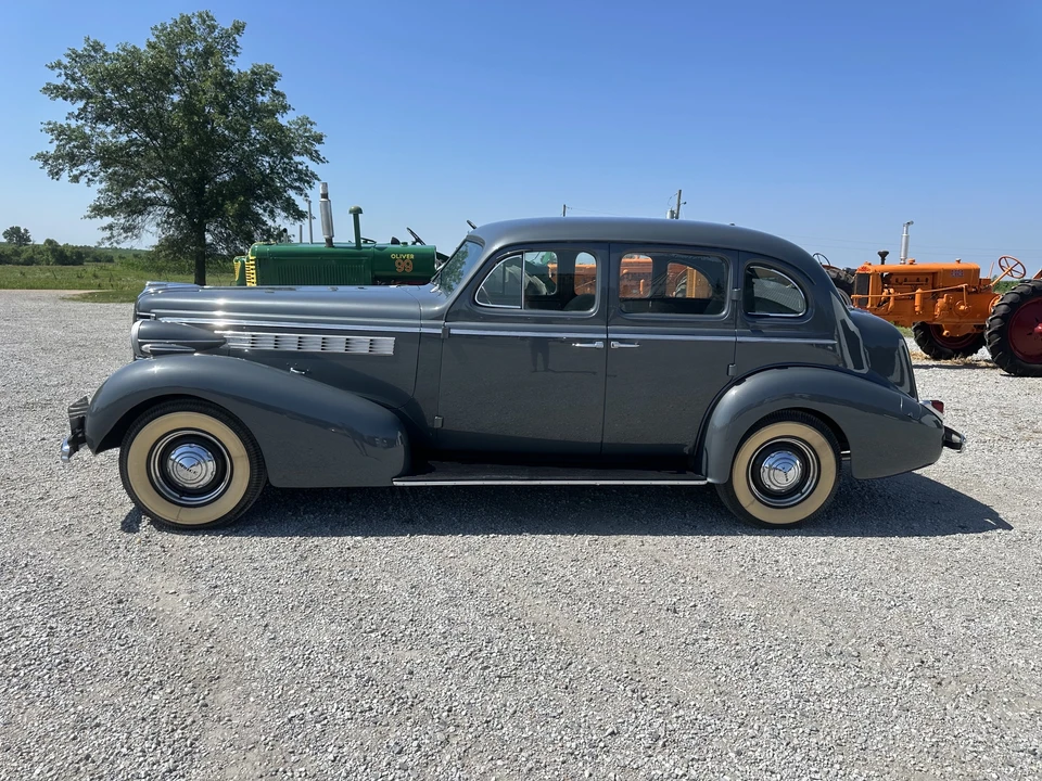 1938 Buick Century - Image 4 of 31