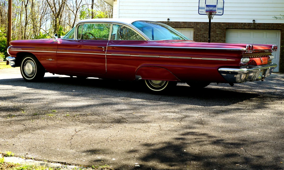 1960 Pontiac Bonneville 1st Gen - Image 20 of 31