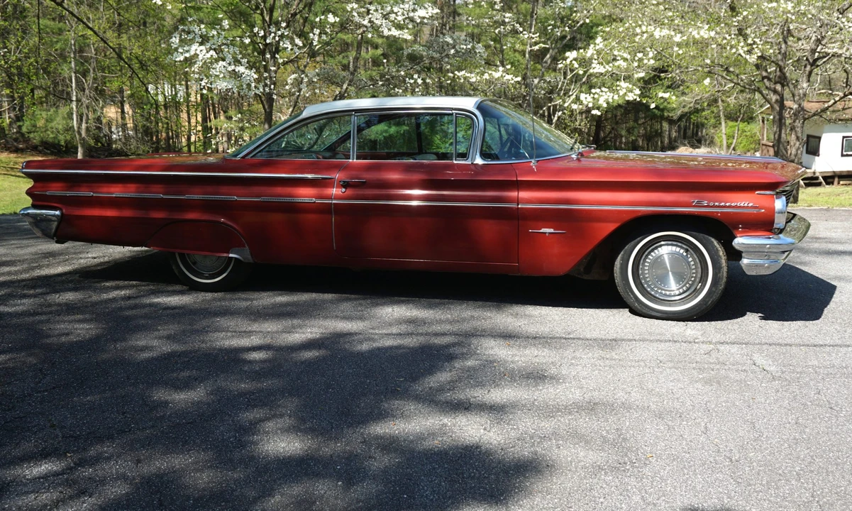 1960 Pontiac Bonneville 1st Gen - Image 12 of 31