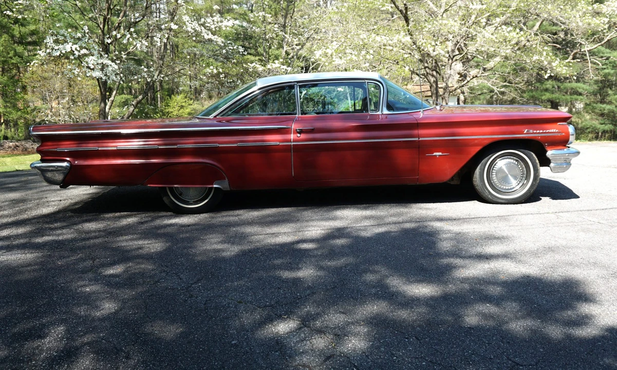1960 Pontiac Bonneville 1st Gen - Image 13 of 31
