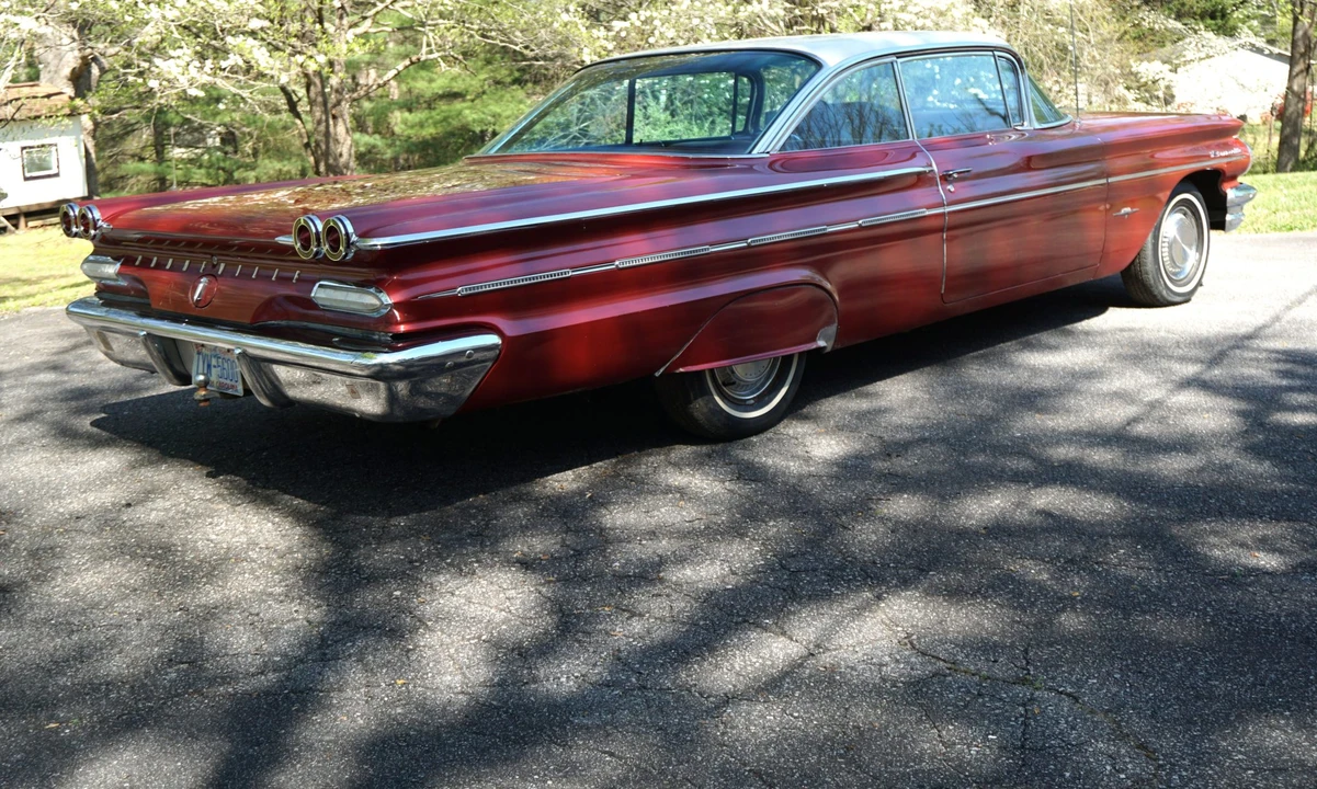 1960 Pontiac Bonneville 1st Gen - Image 15 of 31