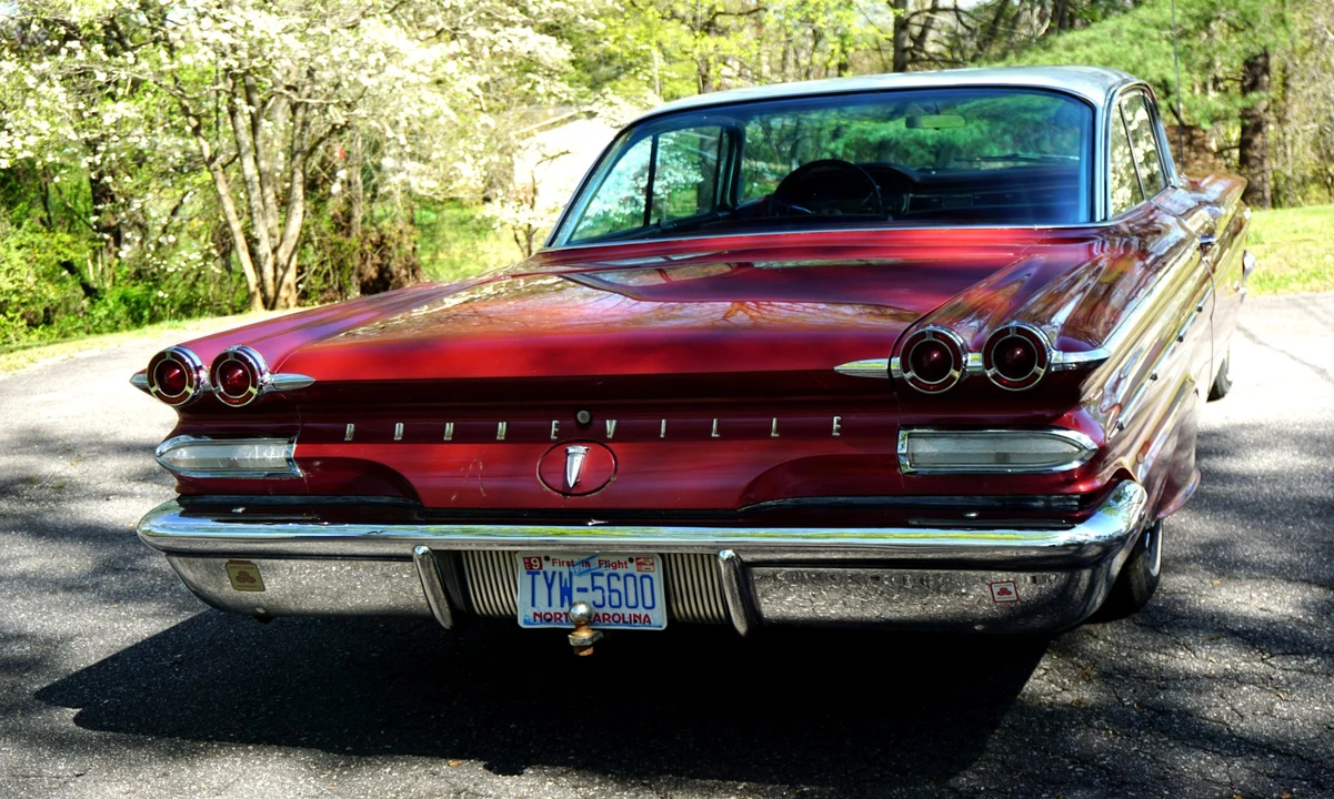 1960 Pontiac Bonneville 1st Gen - Image 17 of 31