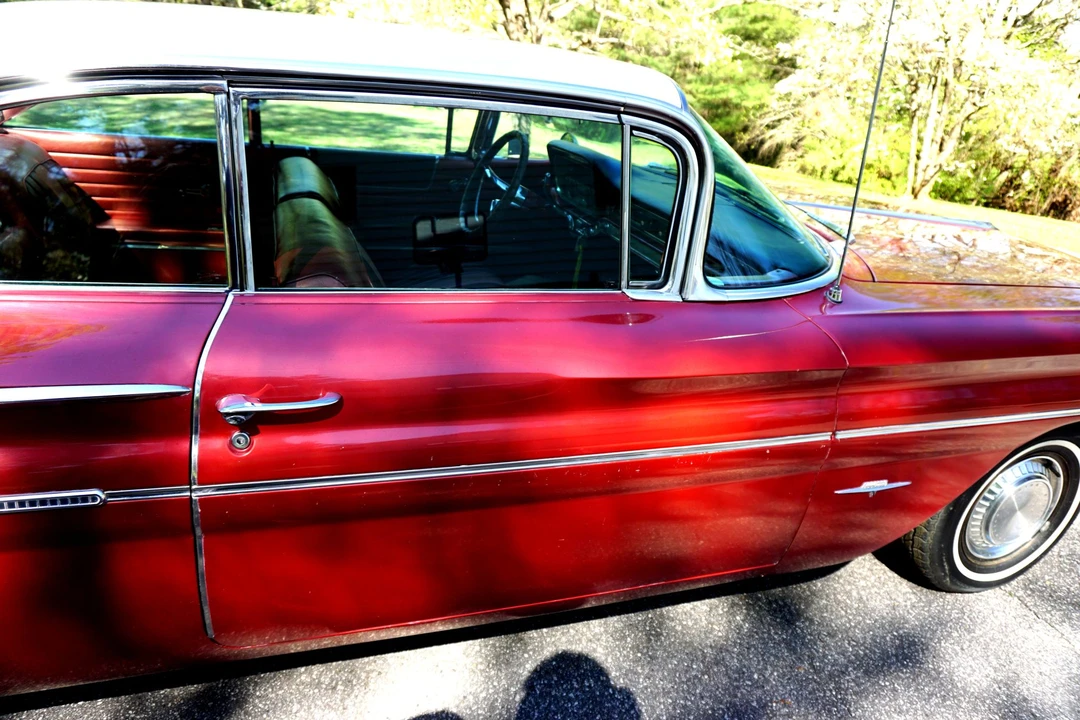 1960 Pontiac Bonneville 1st Gen - Image 28 of 31