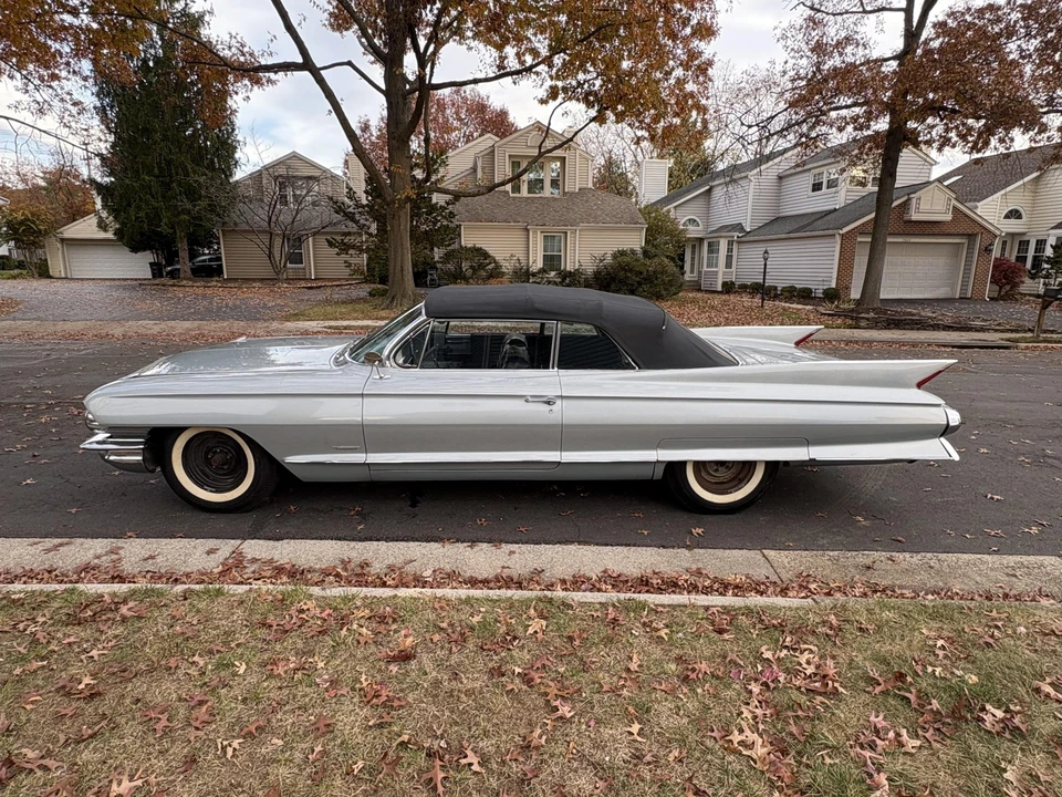 1961 Cadillac Series 62 6th Gen - Image 10 of 31