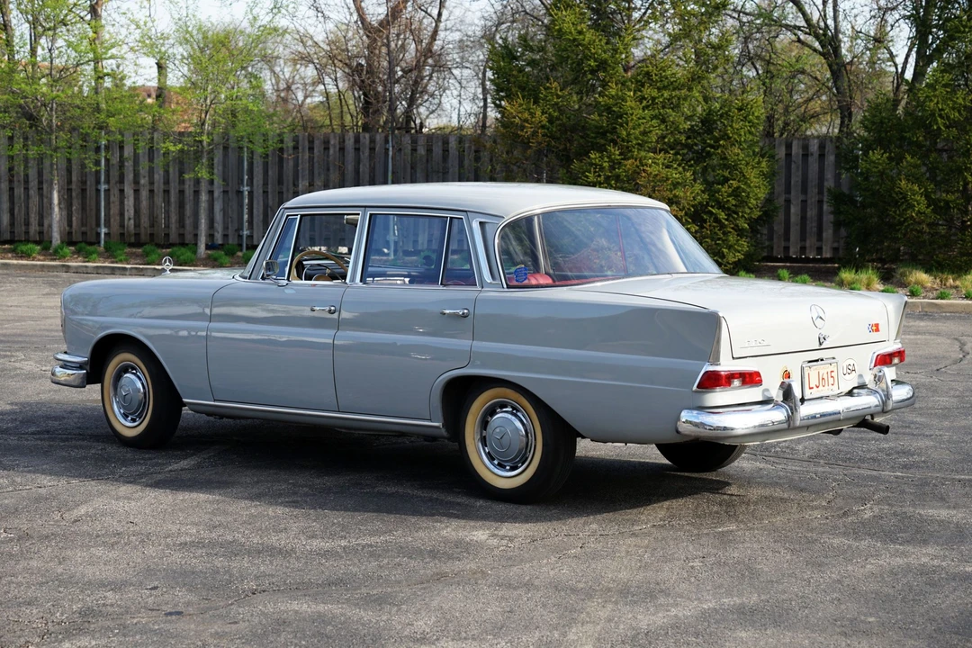 1964 Mercedes-Benz W111 Sedan - Image 17 of 31