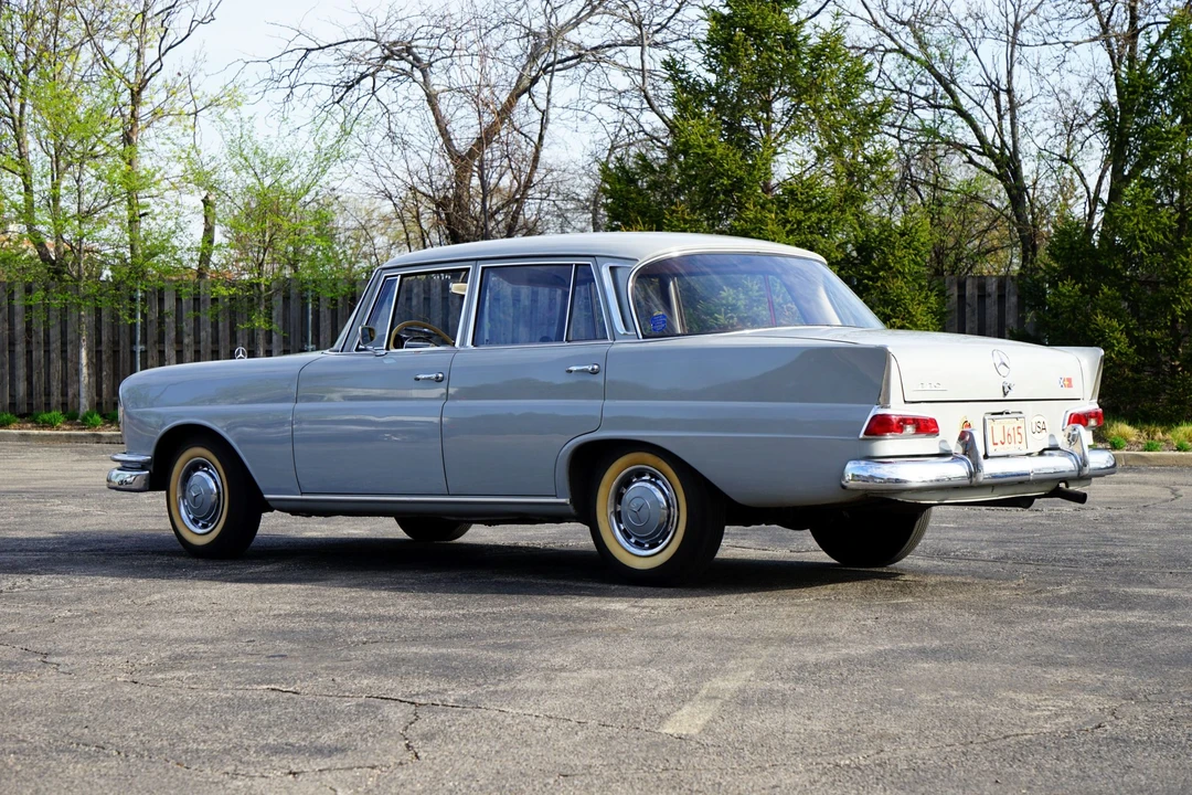 1964 Mercedes-Benz W111 Sedan - Image 15 of 31