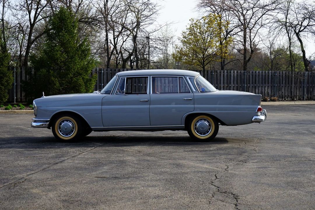 1964 Mercedes-Benz W111 Sedan - Image 12 of 31