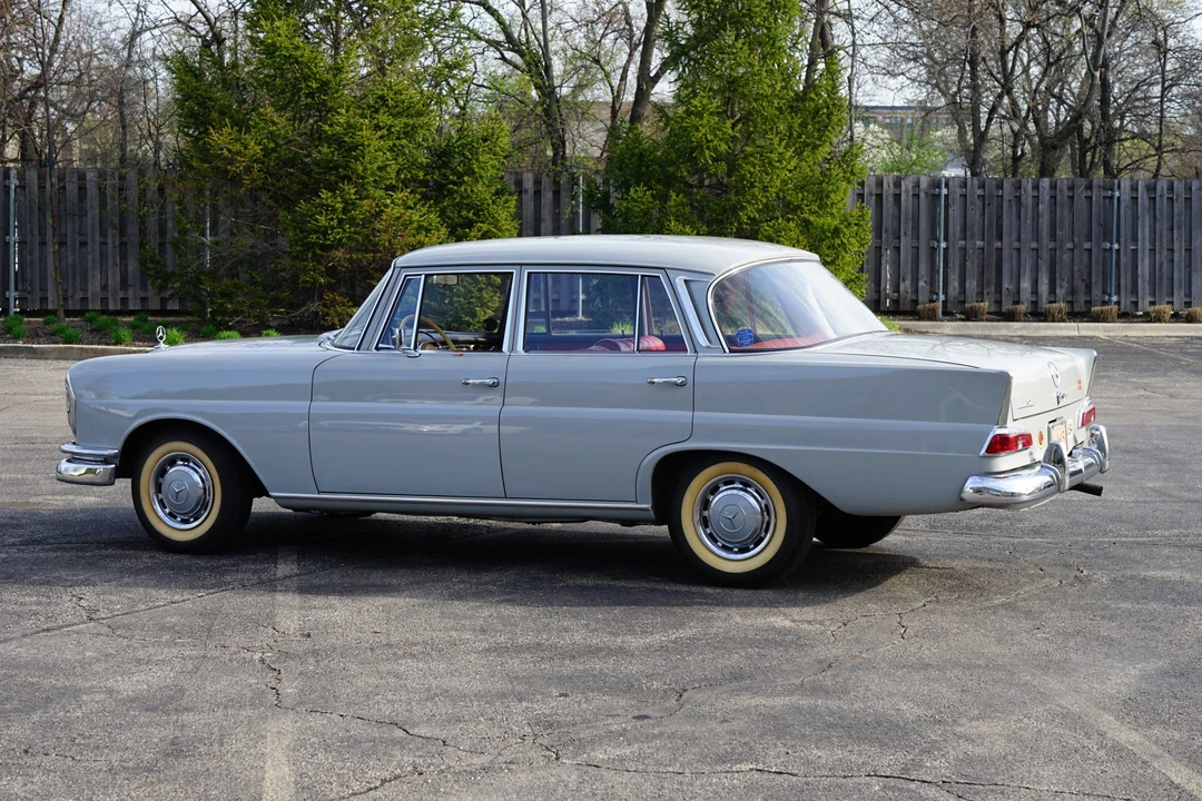 1964 Mercedes-Benz W111 Sedan - Image 14 of 31