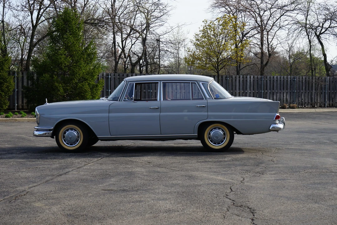 1964 Mercedes-Benz W111 Sedan - Image 11 of 31