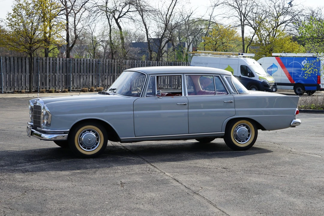 1964 Mercedes-Benz W111 Sedan - Image 10 of 31