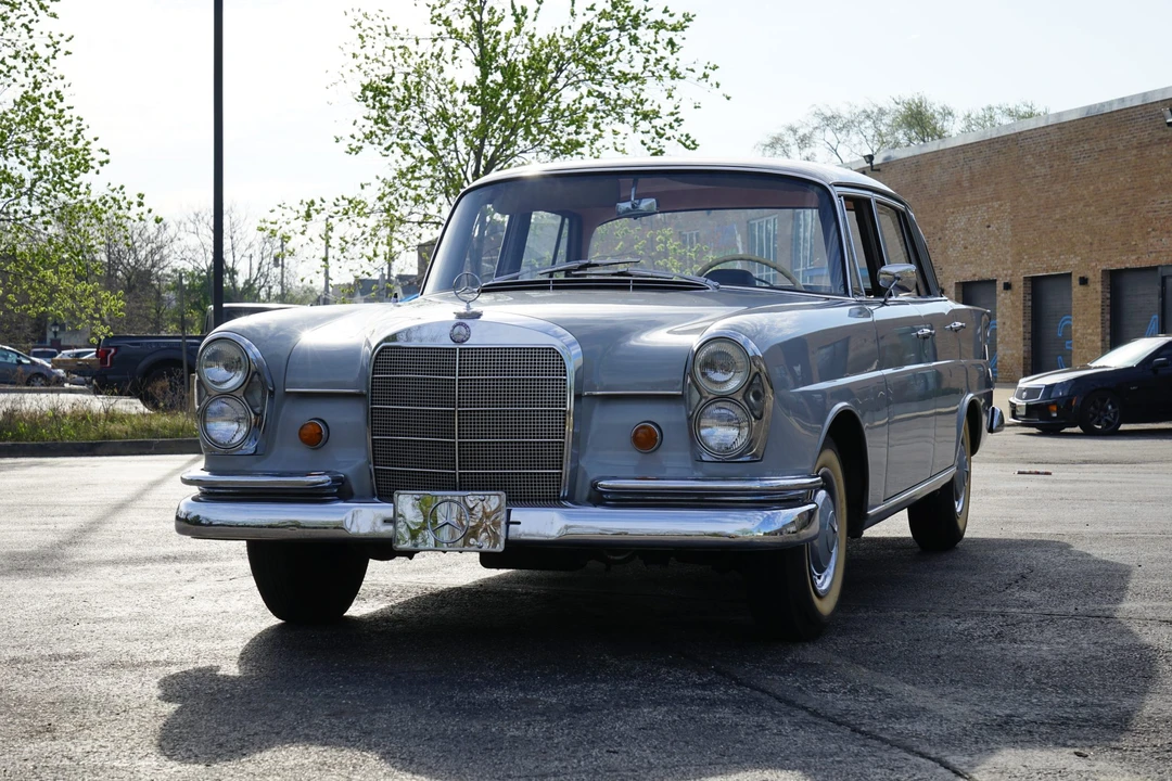 1964 Mercedes-Benz W111 Sedan - Image 2 of 31