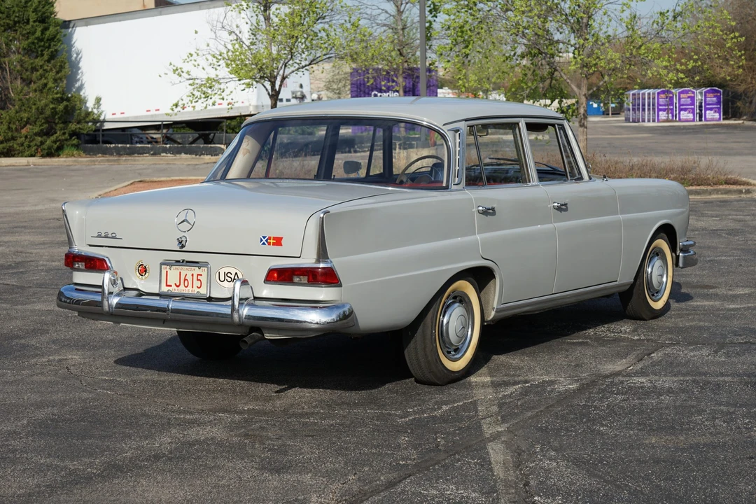 1964 Mercedes-Benz W111 Sedan - Image 28 of 31