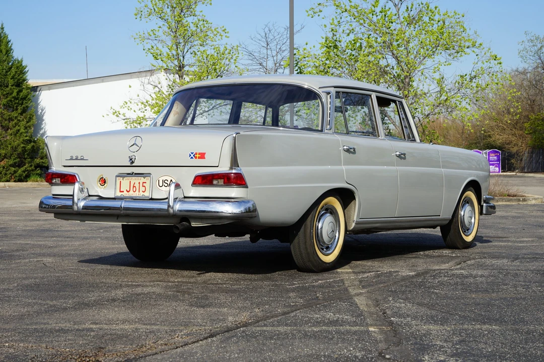 1964 Mercedes-Benz W111 Sedan - Image 27 of 31