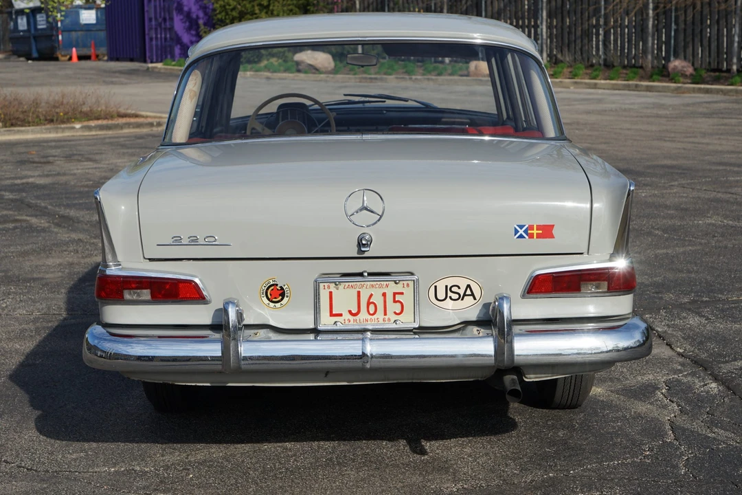 1964 Mercedes-Benz W111 Sedan - Image 22 of 31