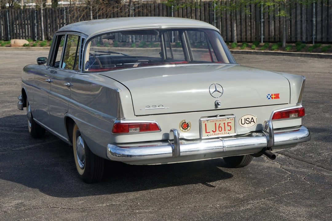 1964 Mercedes-Benz W111 Sedan - Image 21 of 31