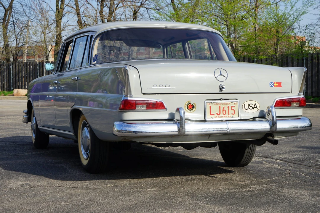 1964 Mercedes-Benz W111 Sedan - Image 20 of 31