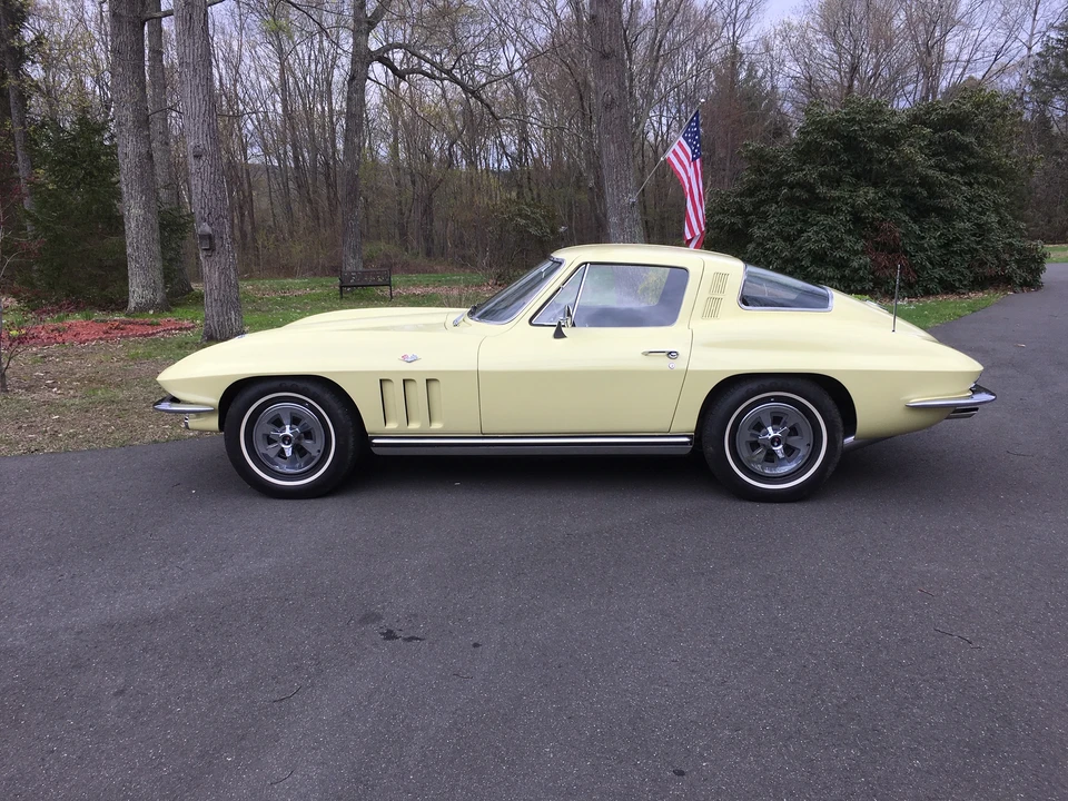 1965 Chevrolet Corvette C2 - Image 20 of 31