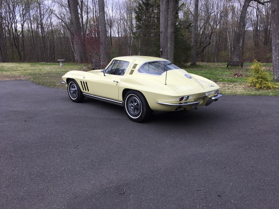 1965 Chevrolet Corvette C2 - Image 17 of 31