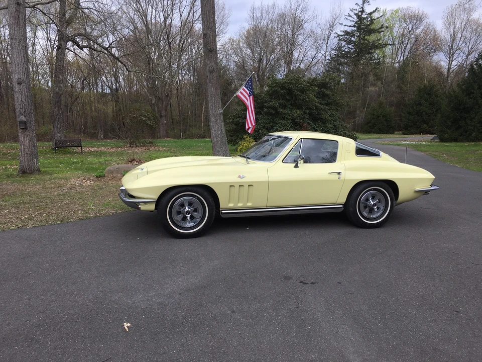 1965 Chevrolet Corvette C2 - Image 21 of 31