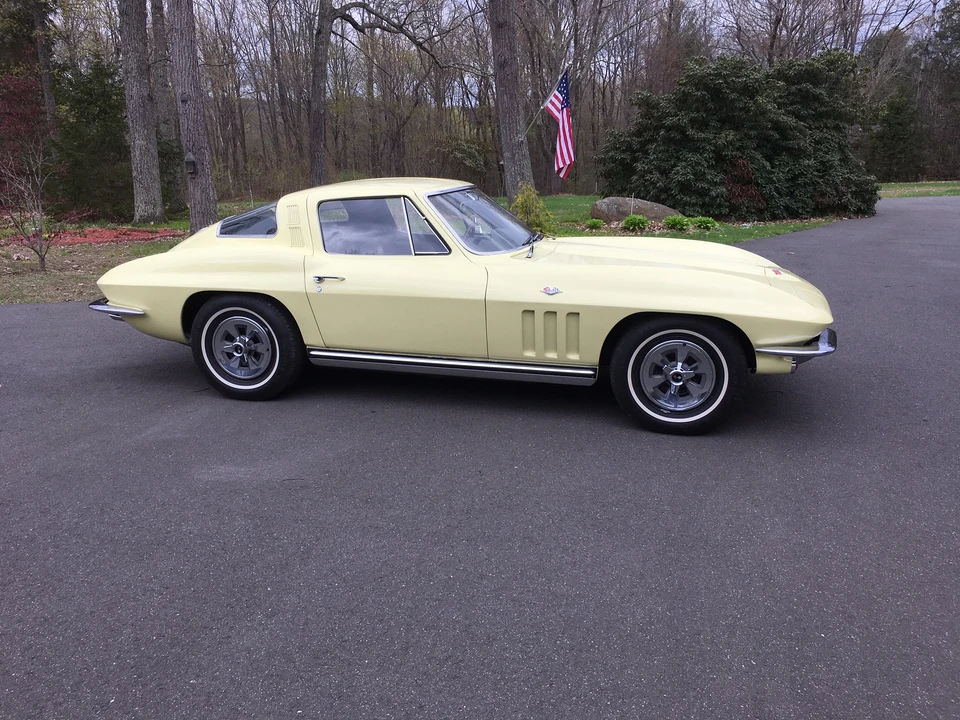 1965 Chevrolet Corvette C2 - Image 4 of 31