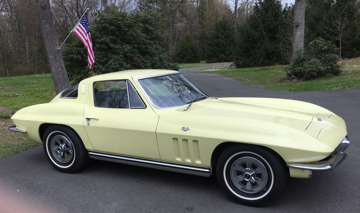 1965 Chevrolet Corvette C2 - Image 2 of 31