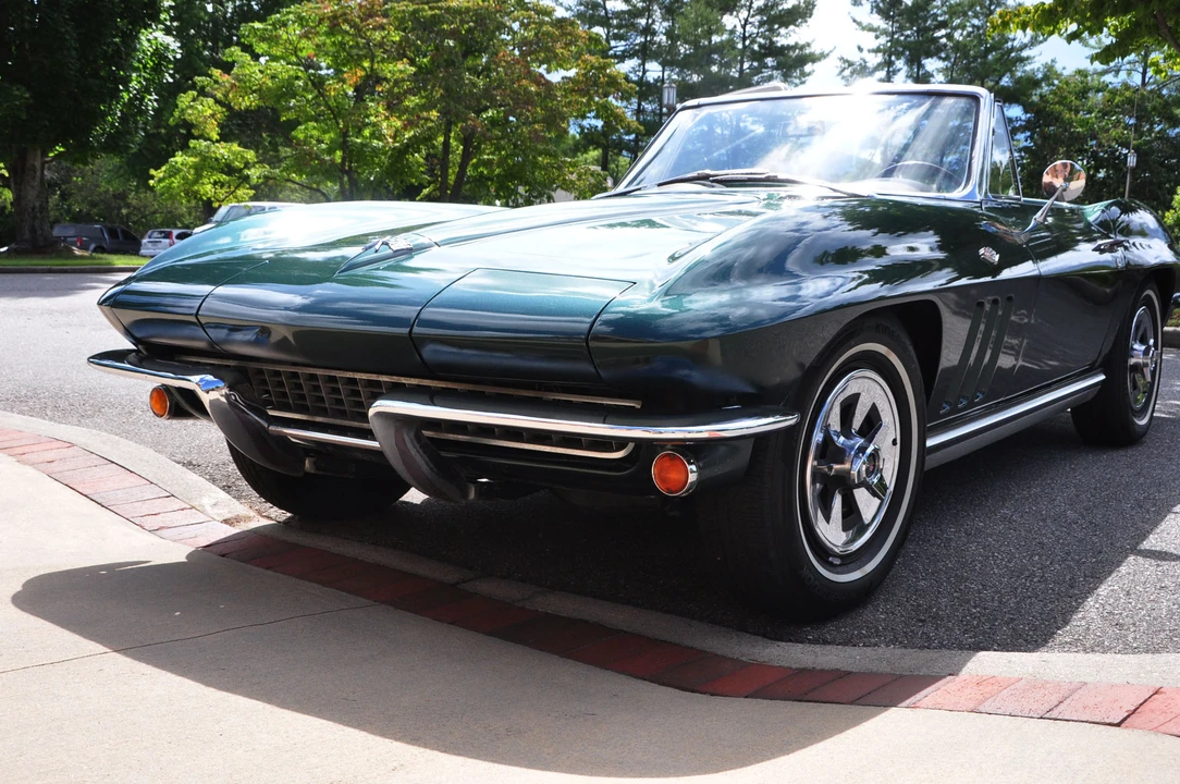 1965 Chevrolet Corvette C2 - Image 16 of 31