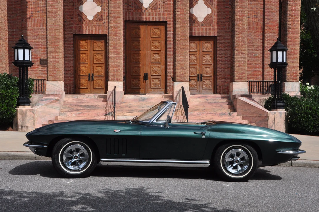 1965 Chevrolet Corvette C2 - Image 3 of 31