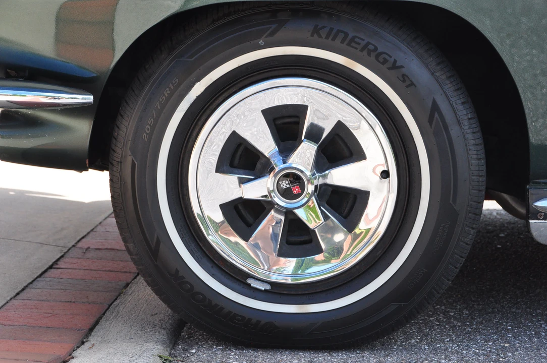 1965 Chevrolet Corvette C2 - Image 28 of 31