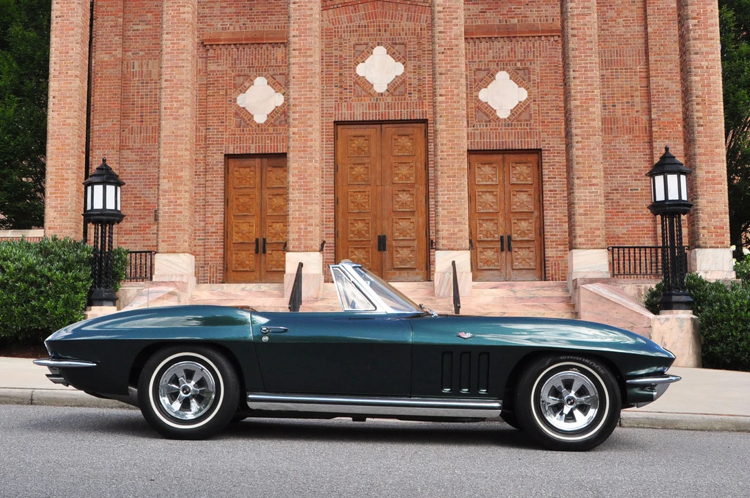 1965 Chevrolet Corvette C2 - Image 9 of 31