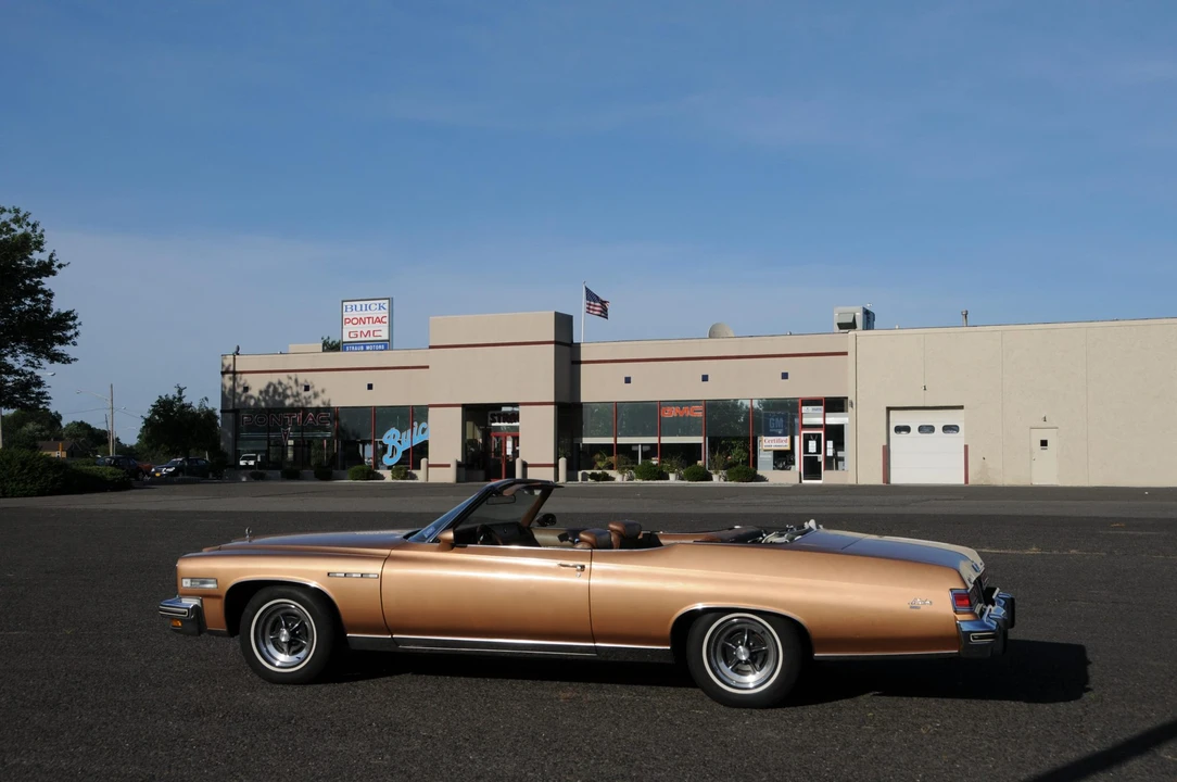 1975 Buick LeSabre - Image 14 of 31