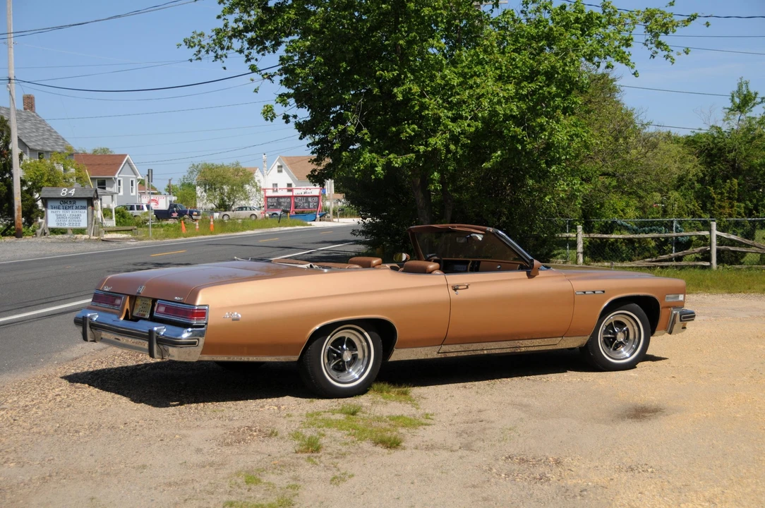 1975 Buick LeSabre - Image 18 of 31