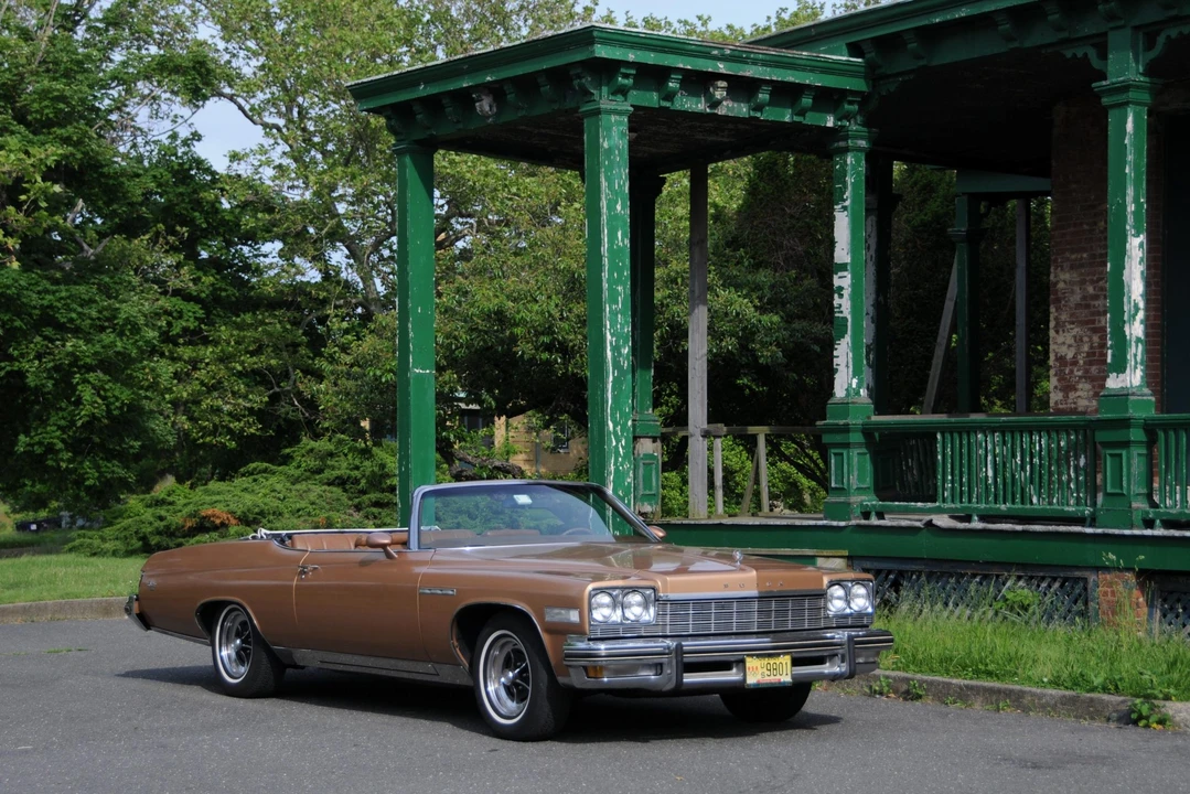 1975 Buick LeSabre - Image 23 of 31