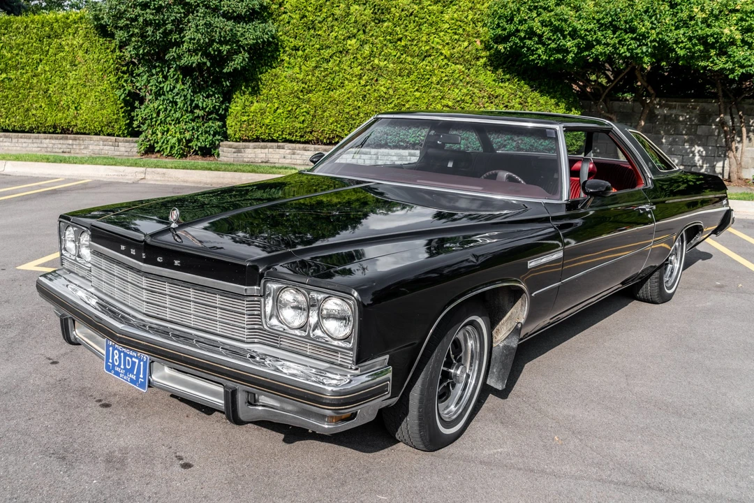 1975 Buick LeSabre - Image 2 of 31